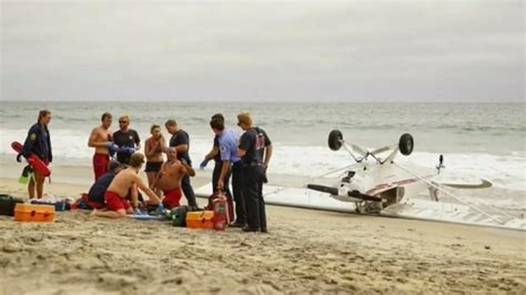 Caught On Camera Plane Crash Lands On Crowded Beach