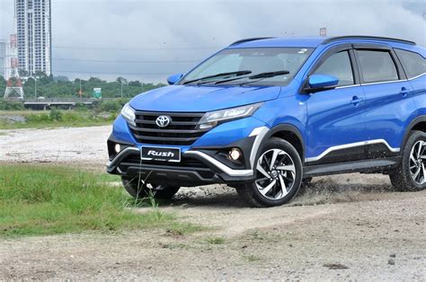 It is available in seven color options as well as two engine variants ie 2.4l and 2.8l. New Toyota Rush Launched In Malaysia - Autoworld.com.my