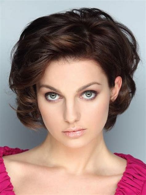 Fashionable hairstyles for this length are very diverse. Prueba ideas for haircut medium 2012