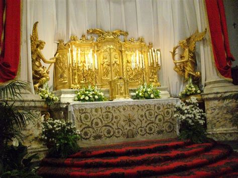 Como sabemos, el jueves santo tiene lugar durante la semana santa, el jueves anterior al domingo de pascua o de resurrección. Los Monumentos y la visita a las siete iglesias el Jueves ...