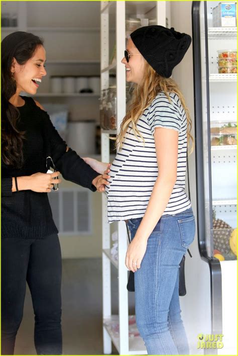 Teresa Palmer Still Working Out During Pregnancy Photo 3027593 Pregnant Celebrities Teresa