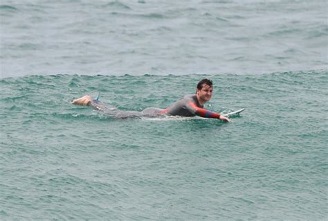 Klebber Toledo Exibe Boa Forma Em Dia De Surfe No Rio Quem QUEM News