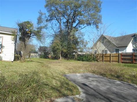 According to the pasadena public records, the property at 1418 harrop ave, pasadena, tx 77506 has approximately 865 square feet, 3 beds and 1 bath with a lot size of 7,560 square feet. Pasadena, TX Real Estate - Pasadena Homes for Sale ...