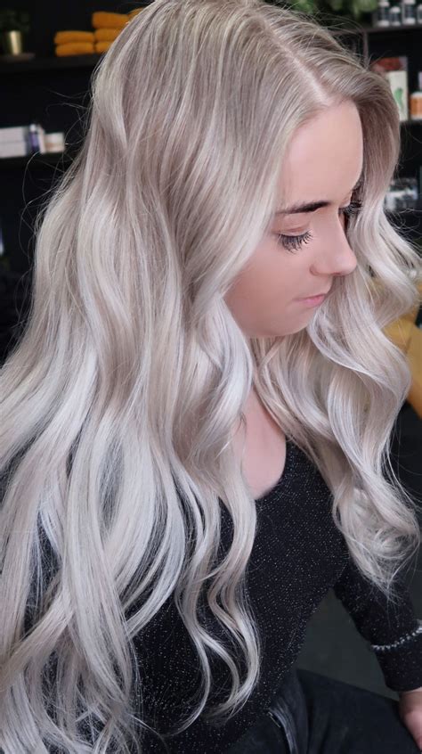 Beautiful Blonde Haircolor By The Rainbowroom Haircolorstudio Haar