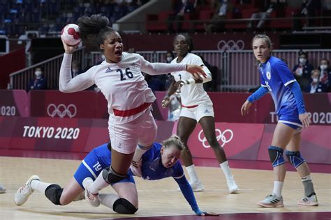 France beats Russian team to win women's handball gold
