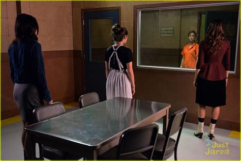 The Girls Visit Alison In Jail On Tonights Pretty Little Liars See