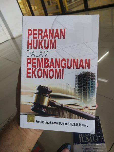 Jual Peranan Hukum Dalam Pembangunan Ekonomi Di Lapak Theo Buku Bukalapak