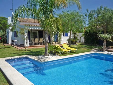 Apartamentos en la playa, casas rurales o apartamentos turísticos. Beatiful villa with private swimming pool and tropical ...