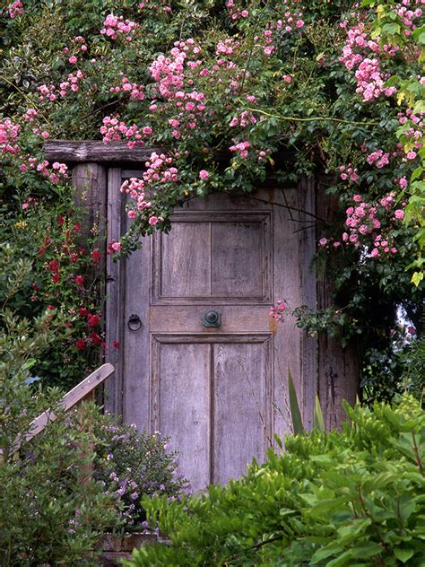 17 Country Garden Gates Which Demonstrate A Perfect Combination Of Form