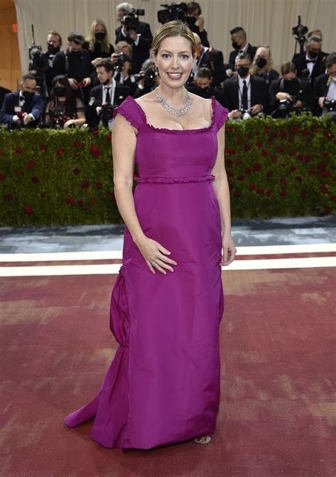 eaddy kiernan met gala 2022 todos los looks de la alfombra roja celebrities alfombra roja