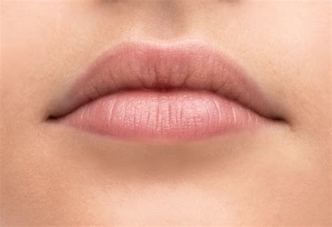 What Causes Chapped Lips 4 Reasons Your Lips Are Dry