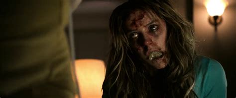 In Zombieland 2009 Actress Amber Heard Dons Heavy Makeup To Give Her