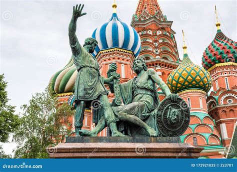 The Cathedral Of Vasily The Blessed On Red Square People Go