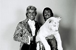 Siegfried and Roy: What Happened the Night of the Tiger Attack ...