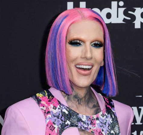Manny looks fab with and without makeup, but honestly, i'm too mesmerized by that puppy. A Look Back at All of Jeffree Star's Beauty Controversies, From Feuds to New Product Debates