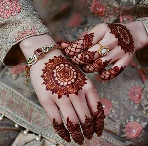 Stylish Girl Mehndi Hands Dp For Facebook Sari Info