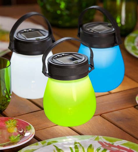 This Solar Firefly Lantern Creates The Sight Of Fireflies In A Jar With