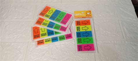 Stick Note Post It Sign Here Pronto 5 Warna Tipis