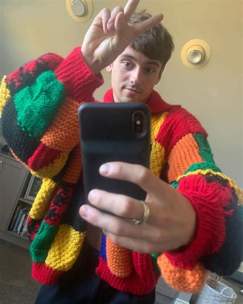 tom daley s harry styles cardigan is finally finished and yes we have a crochet tutorial