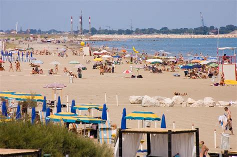 15 Outstanding Beaches in Venice, Italy