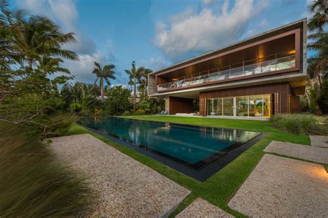 Stunning Miami Beach Contemporary With 200 Ft Bridge Lists For 30m