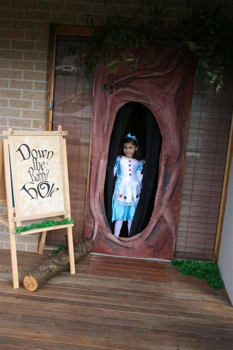 Alice In Wonderland Door Decorating Ideas Leadersrooms