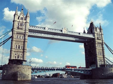 Tower of london, лондон, великобритания. An Instagram-Worthy Travel Guide to London | Allure
