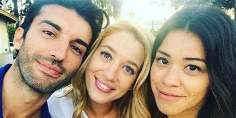 Set in miami, the series details the surprising and unforeseen events that take place in the life of jane villanueva. Jane the Virgin Cast Pics - Jane the Virgin Cast IRL