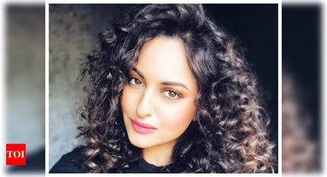 Sonakshi Sinha Did You Know That Sonakshi Sinha Once Threatened To Quit School After Her Father