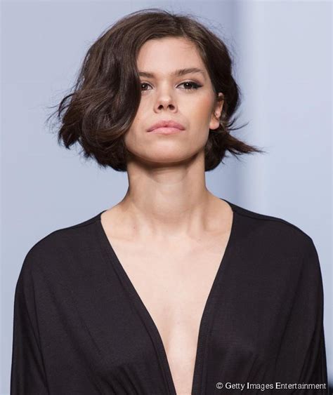 Are you looking for an androgynous haircut that walks the line between soft and masculine? How to choose the right short cut for your face shape