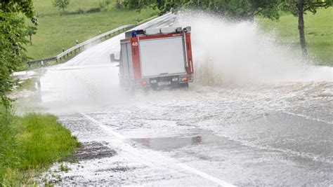 Mindestens Ein Toter Bei Unwetter Im Westen Deutschlands