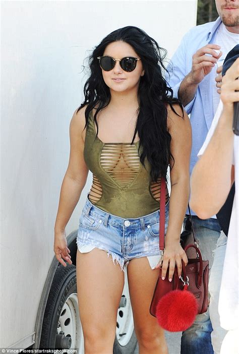 Ariel Winter Flashes Derriere And Cleavage In Revealing Summer Wear