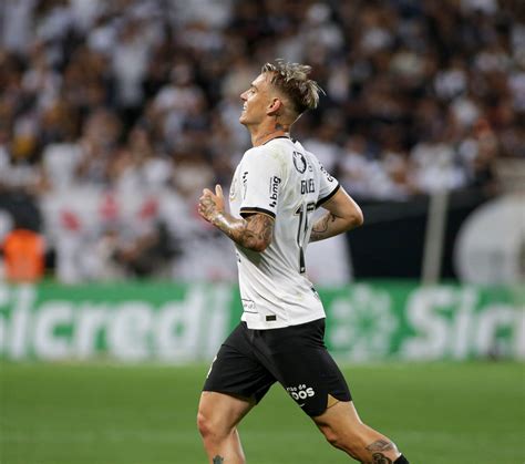 Róger Guedes é Responsável Por Quase Metade Dos Gols Do Corinthians Em 2023 Veja Números