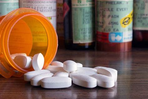 Difference Between Opioids And Opiates Nh Drug Rehab