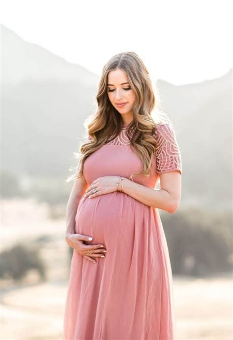 Como Vestirme Para Mi Baby Shower En Verano Maternity Photo Outfits Maternity Wear Maternity