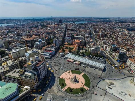 Tourists Guide To Taksim Facts About The Popular Square In Istanbul