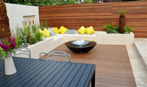 See more ideas about garden design, garden, outdoor gardens. Modern Garden Design Outdoor Room With Kitchen Seating ...