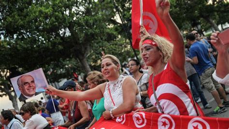 Les Tunisiennes Veulent Manifester Pour Lécole Et La Santé