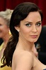 Hot Photos Celebrity: English Actress Emily Blunt Hairstyle