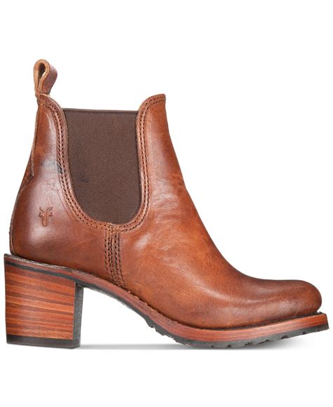But it wasn't until the 1970s that it was given a rugged docs overhaul. Frye Women's Sabrina Chelsea Boots in Brown - Lyst