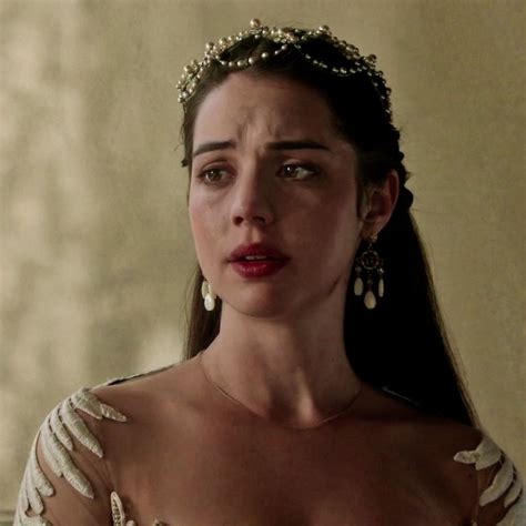queen mary reign reign serie reign fashion mary stuart adelaide kane everleigh ouat scots
