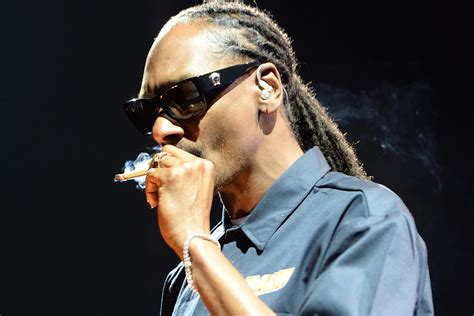 Rapper Snoop Dogg Announces Hes Quit Smoking Weed