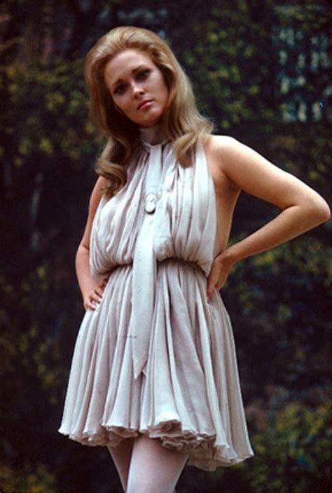 50 Gorgeous Photos Of Faye Dunaway In The 1960s And Early 1970s