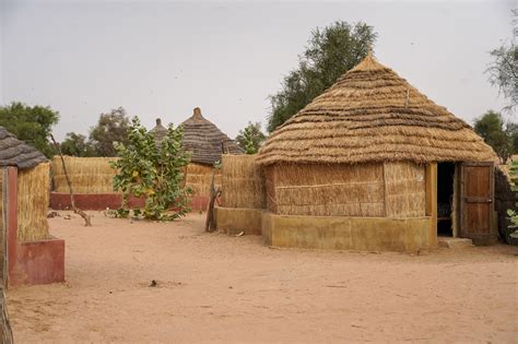 Koba Un Campement Près Des Villages Peuls Explore Le Monde