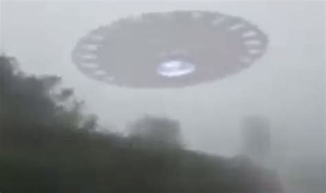 Watch Most Clear And Shocking Video Footage Of A Ufo You Will Ever See