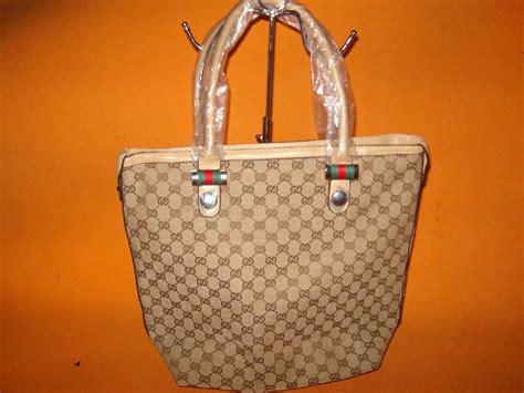 Apa salahnya kamu sisihkan budget lebih untuk barang kesukaanmu? Tas Wanita Import Merk Gucci KW1 dan Super - Rumah Dompet