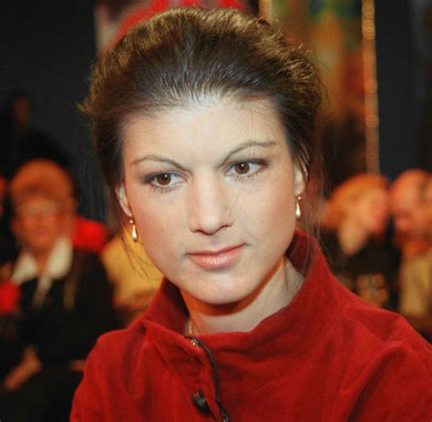 Сара вагенкнехт — депутат бундестага (2004−2009). Kommunisten: Was Sahra Wagenknecht für unanständig hält - WELT