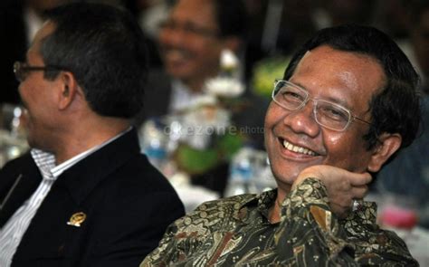 Karena begitu banyak orang menggunakannya, terkadang terasa begitu berisik, membuat sayangnya, tidak seperti aplikasi media sosial lainnya, whatsapp tidak memiliki pengaturan go offline atau busy. Mahfud MD: Tidak Masuk Akal Ada 7 Kontainer Surat Suara ...