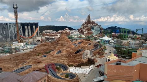 Fox had entered into the agreement with genting in 2013 to develop what would be the first functioning 20th century fox theme park in the world. Construction continues at the troubled 20th Century Fox ...