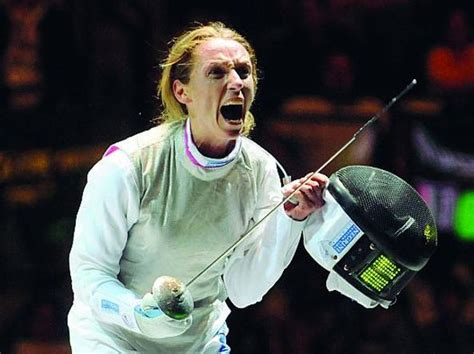 1996'dan 2012'ye kadar tüm yaz olimpiyatlarında altın madalya kazandı. Valentina Vezzali / Together with the german shooter ralf ...